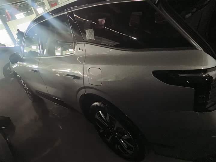 Ford Edge 2025 2025款 锐界L 2.0T EcoBoost E混动四驱七座至尊型