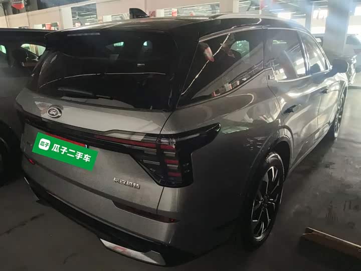 Ford Edge 2025 2025款 锐界L 2.0T EcoBoost E混动四驱七座至尊型