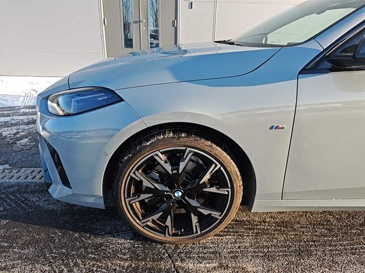 BMW 2 Series 2025 2025款 225L M运动曜夜套装