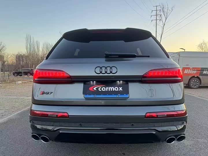 Audi SQ7 2024 2024款 4.0 TFSI 暗夜骑士版