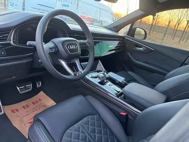Audi SQ7 2024 2024款 4.0 TFSI 暗夜骑士版