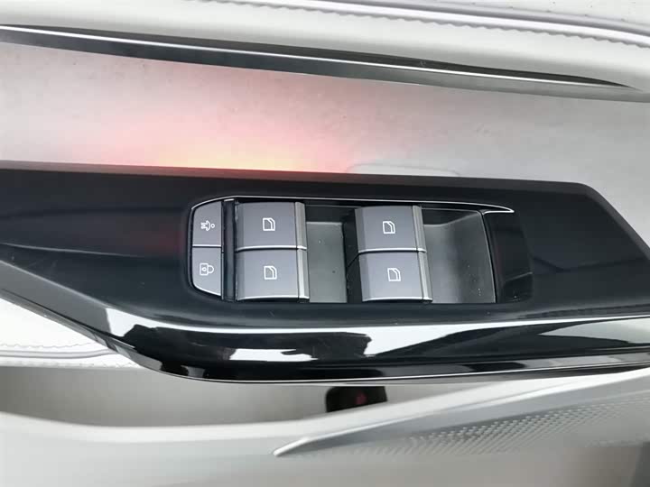 HiPhi Y 2023 2023款 560km 精英版