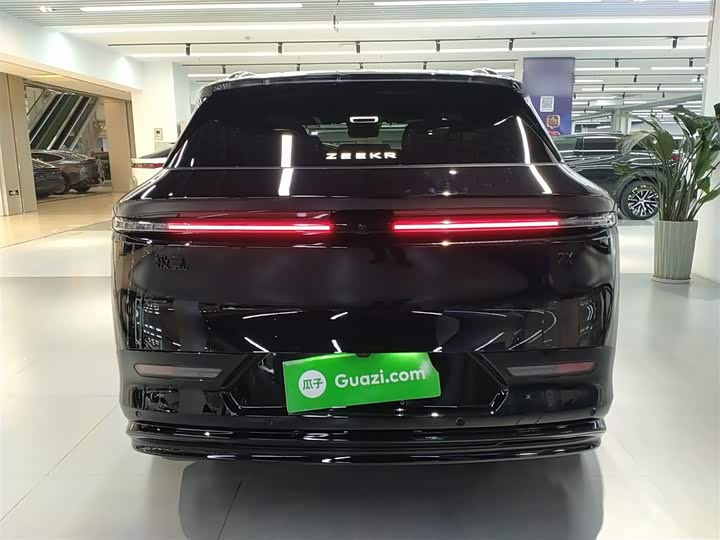 Zeekr 7X 2025 2025款 100kWh 长续航后驱智驾版