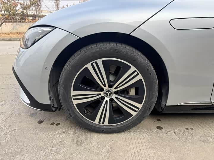 Mercedes-Benz EQE 2022 2022款 350 先锋版