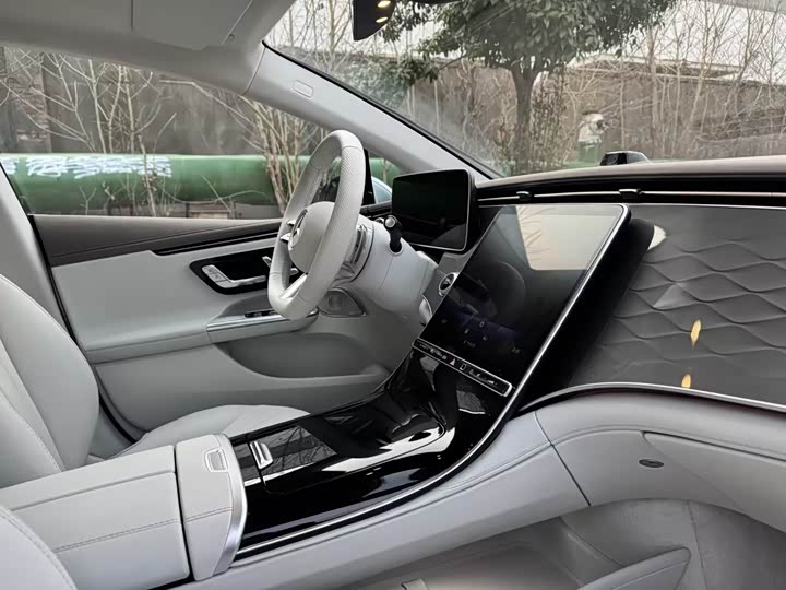 Mercedes-Benz EQE 2022 2022款 350 先锋版