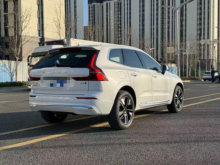 Volvo XC60 2026 2026款 B5 四驱智雅豪华版