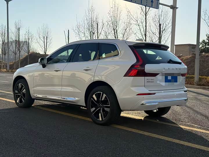 Volvo XC60 2026 2026款 B5 四驱智雅豪华版