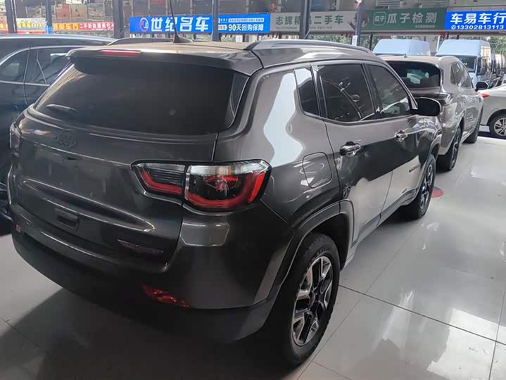 Jeep Compass 2019 2019款 220T 自动四驱高性能旗舰版