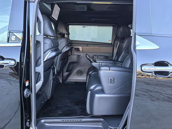 Toyota Alphard 2024 2024款 双擎 2.5L 臻享版