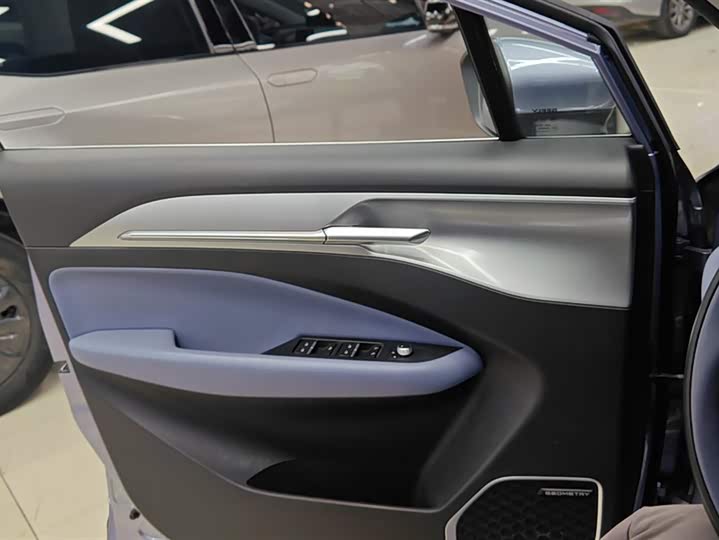 Geely Geometry M6 2022 2022款 450 新智型