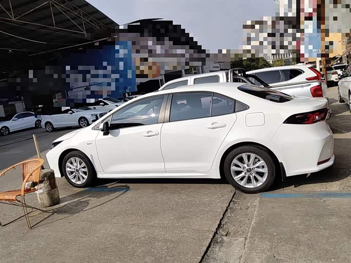 Toyota Corolla 2024 2024款 1.8L 智能电混双擎 精英版