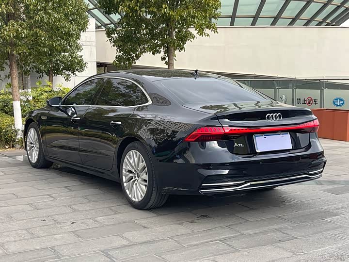 Audi A7L 2024 2024款 45TFSI S-line 筑梦型 流晶套装