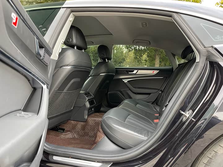 Audi A7L 2024 2024款 45TFSI S-line 筑梦型 流晶套装