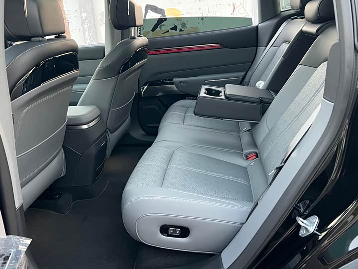 Zeekr 7X 2025 2025款 100kWh 长续航后驱智驾版