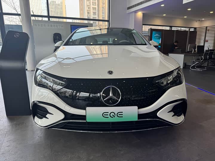 2025 Mercedes-Benz EQE