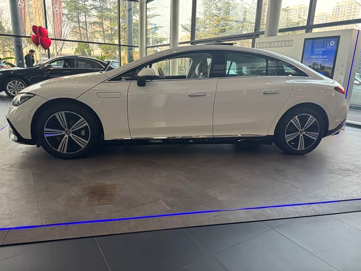 2025 Mercedes-Benz EQE