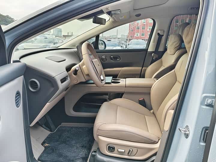 LiXiang i8 2025 2025款 标准版