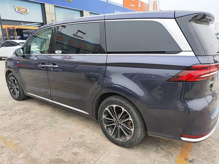 Roewe iMax 8 2022 2022款 400TGI 欢聚版