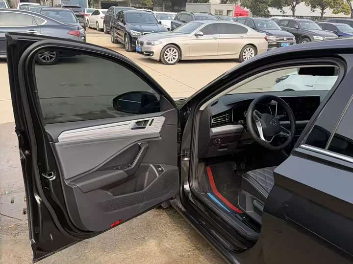 Volkswagen Sagitar L 2025 2025款 改款二 300TSI DSG超越版