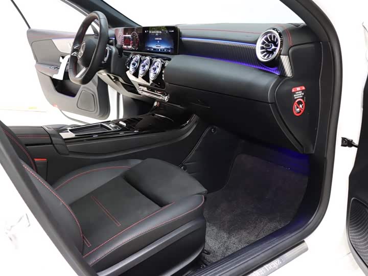 Mercedes-Benz A-Class 2025 2025款 A 200 L 时尚型