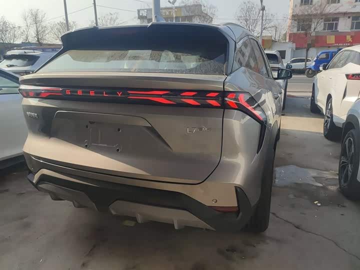 Geely Galaxy L7 2025 2025款 EM-i 115km 远航版