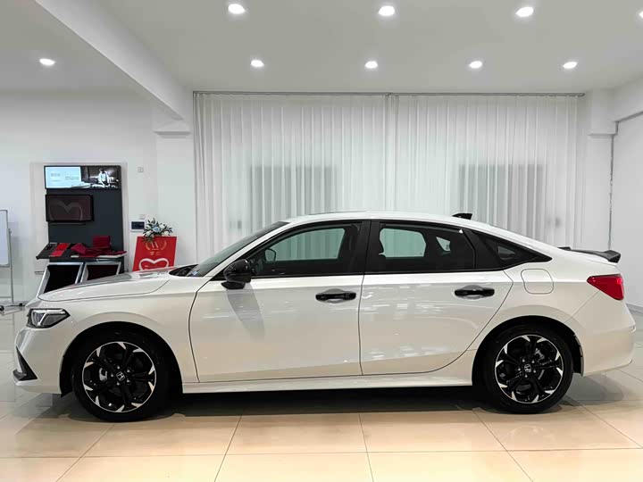 Honda Civic 2023 2023款 2.0L e:HEV 先锋版