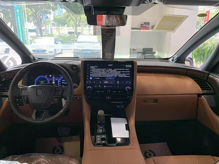 Toyota Vellfire 2024 2024款 皇冠 双擎 2.5L 至尊行政版