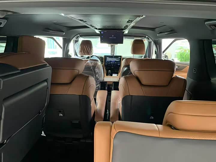 Toyota Vellfire 2024 2024款 皇冠 双擎 2.5L 至尊行政版