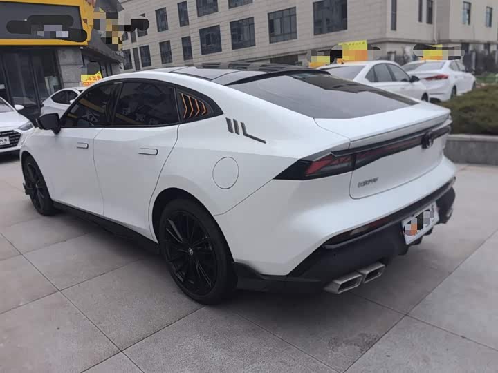 Changan UNI-V 2024 2024款 1.5T 尊贵运动型