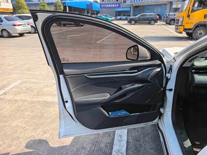 Ford Mondeo 2025 2025款 2.0T EcoBoost 豪华型