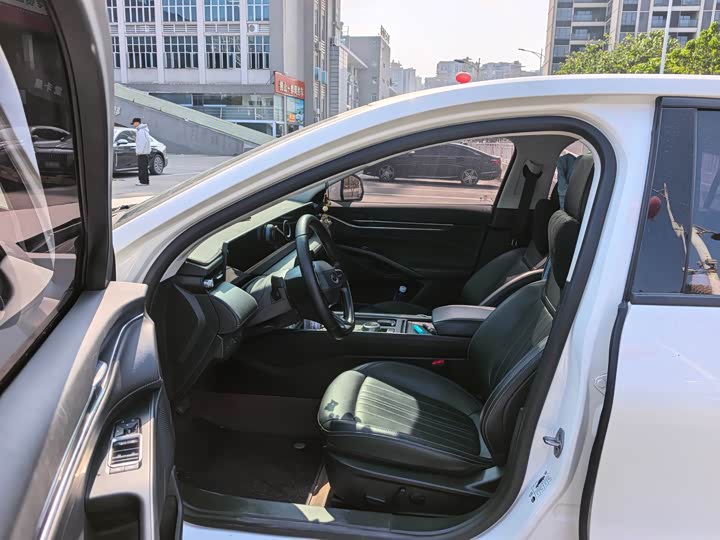 Ford Mondeo 2025 2025款 2.0T EcoBoost 豪华型