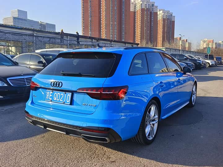 Audi A4 2021 2021款 Avant 先锋派 40 TFSI 豪华动感型