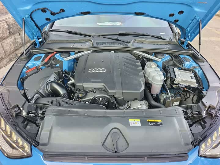 Audi A4 2021 2021款 Avant 先锋派 40 TFSI 豪华动感型