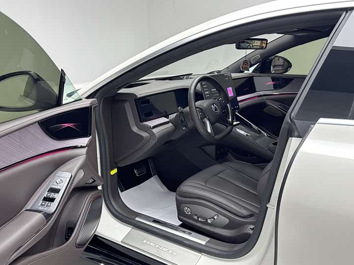 Denza Z9 2024 2024款 1100km 四驱Ultra版