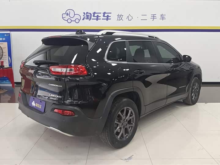 Jeep Cherokee 2020 2020款 2.0L 两驱经典运动版