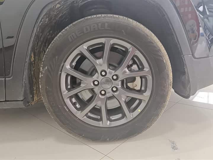 Jeep Cherokee 2020 2020款 2.0L 两驱经典运动版