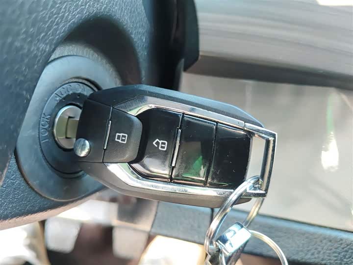 Maxus G10 2021 2021款 2.0T 手动精英版 柴油 7座