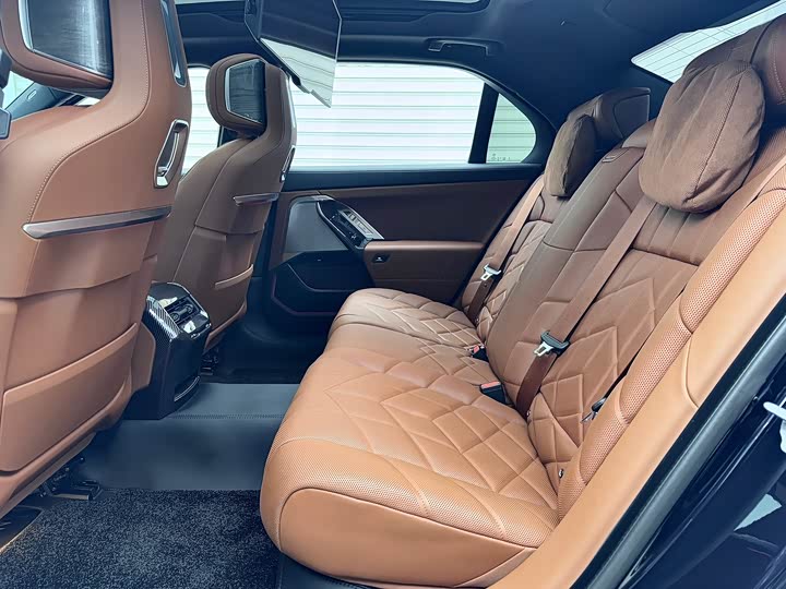 BMW i7 2023 2023款 eDrive50L 尊享M运动套装