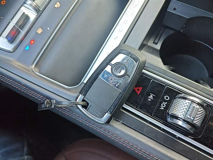 Lincoln Z (Zephyr) 2025 2025款 2.0T 尊尚混动版