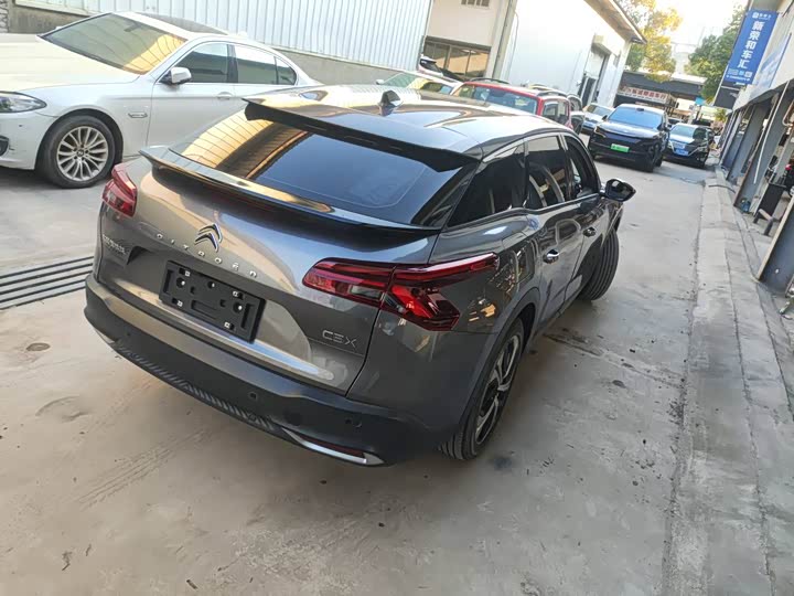 Citroen C5 X 2022 2022款 1.6T 享不凡 虎年开门红版