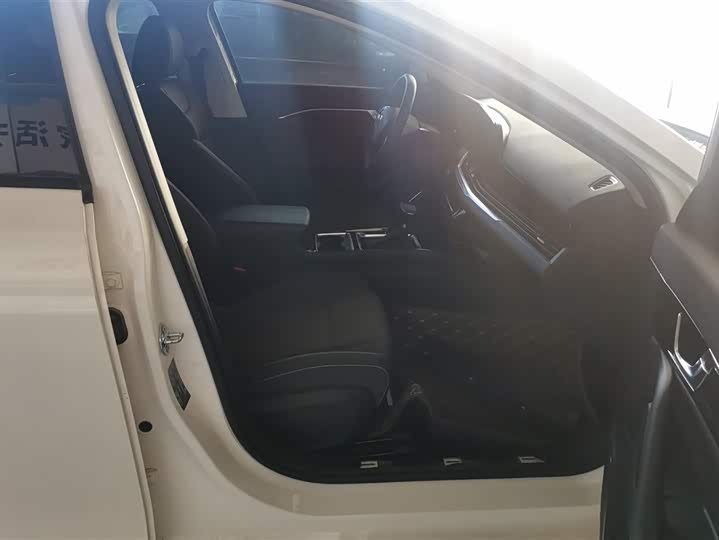 Bestune B70 2025 2025款 龙耀版 1.5T 欢享型