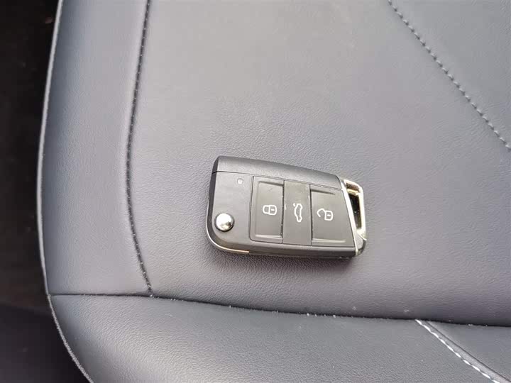 Volkswagen Tharu 2025 2025款 新锐 300TSI 锐享版