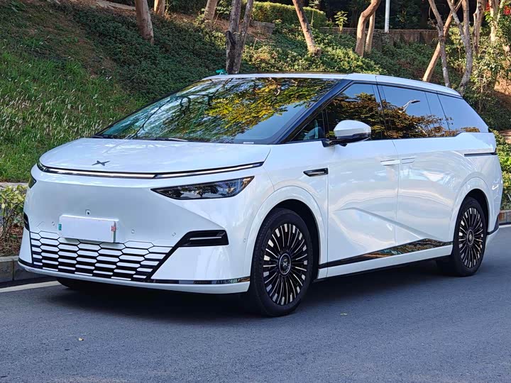 XPeng X9 2025 2025款 纯电 740超长续航 Max