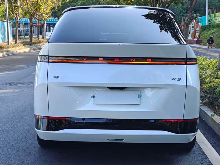 XPeng X9 2025 2025款 纯电 740超长续航 Max