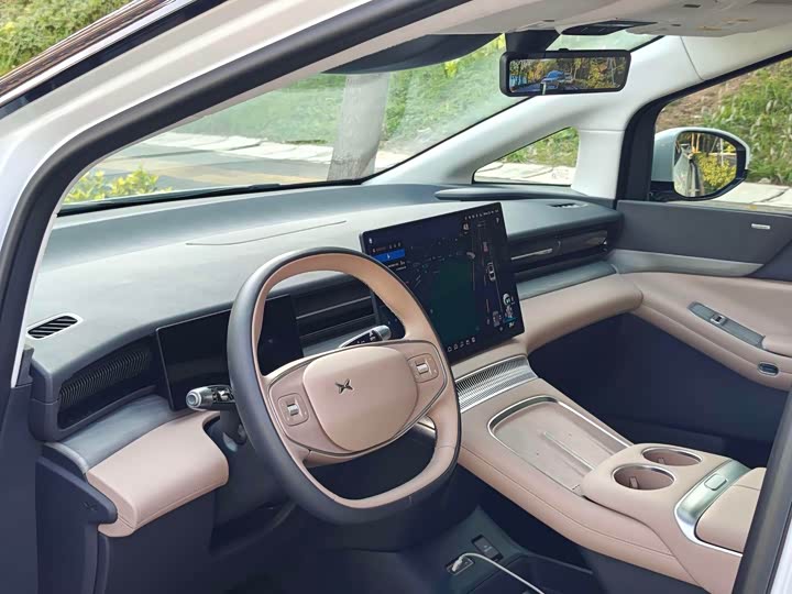 XPeng X9 2025 2025款 纯电 740超长续航 Max