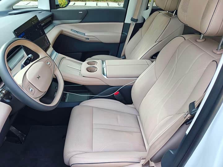 XPeng X9 2025 2025款 纯电 740超长续航 Max