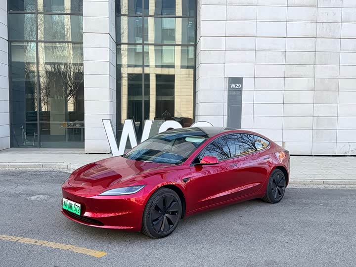 2025 Tesla Model 3