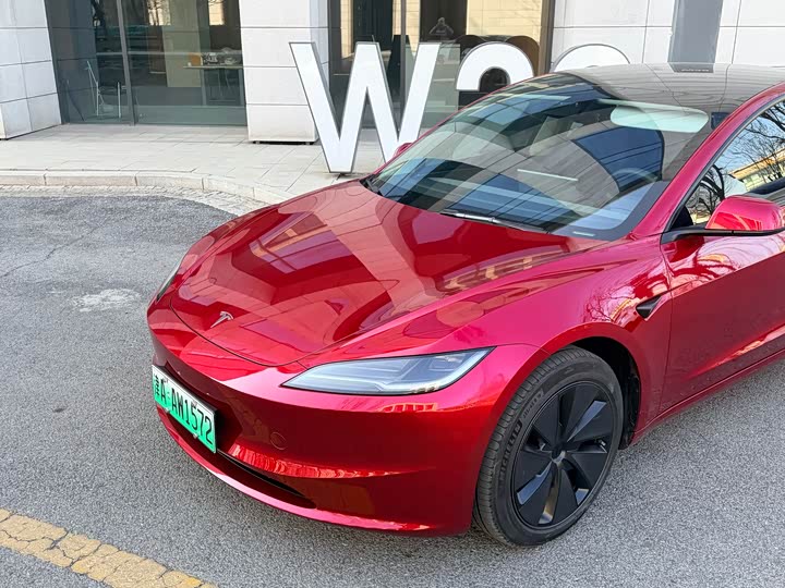 2025 Tesla Model 3