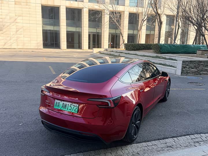 2025 Tesla Model 3
