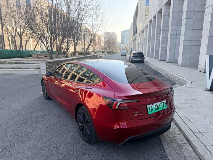 Tesla Model 3 2025 2025款 长续航全轮驱动版
